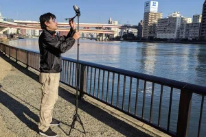 三脚と一脚が合体!? 狭い場所でも撮影できるスリムな三脚を発見 - 価格.comマガジン