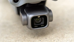 これ、ドローンじゃなく「空飛ぶカメラ」じゃ……DJI Air 2Sを比較レビュー | エレクトロニクス | LEON レオン オフィシャルWebサイト